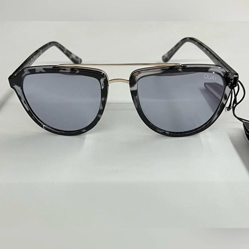QUAY AUSTRALIA MYSTIC black tort/silver